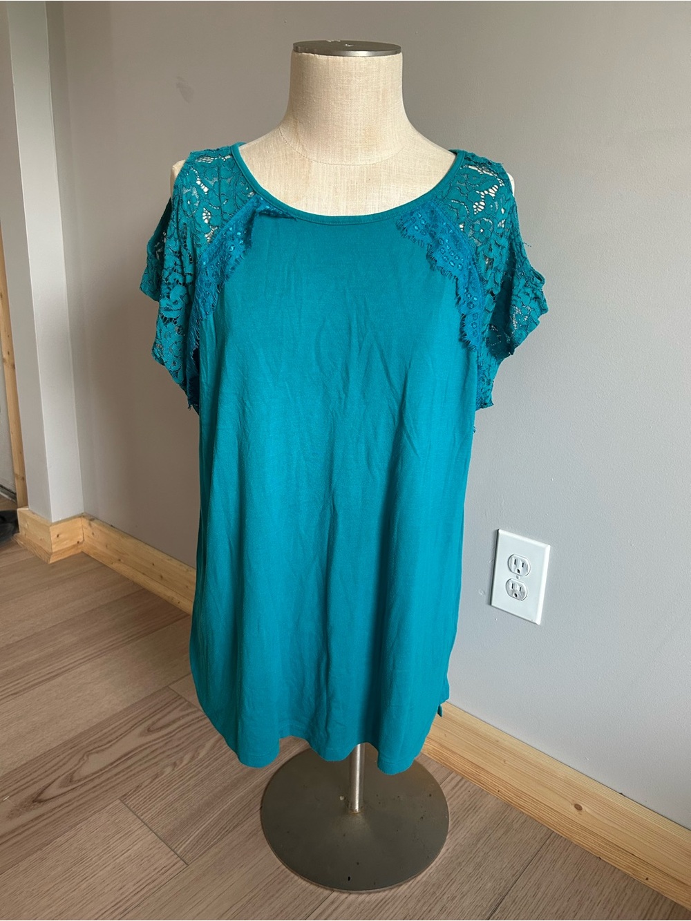 St. John's Bay Teal Lace Shoulder Short Sleeve Tunic